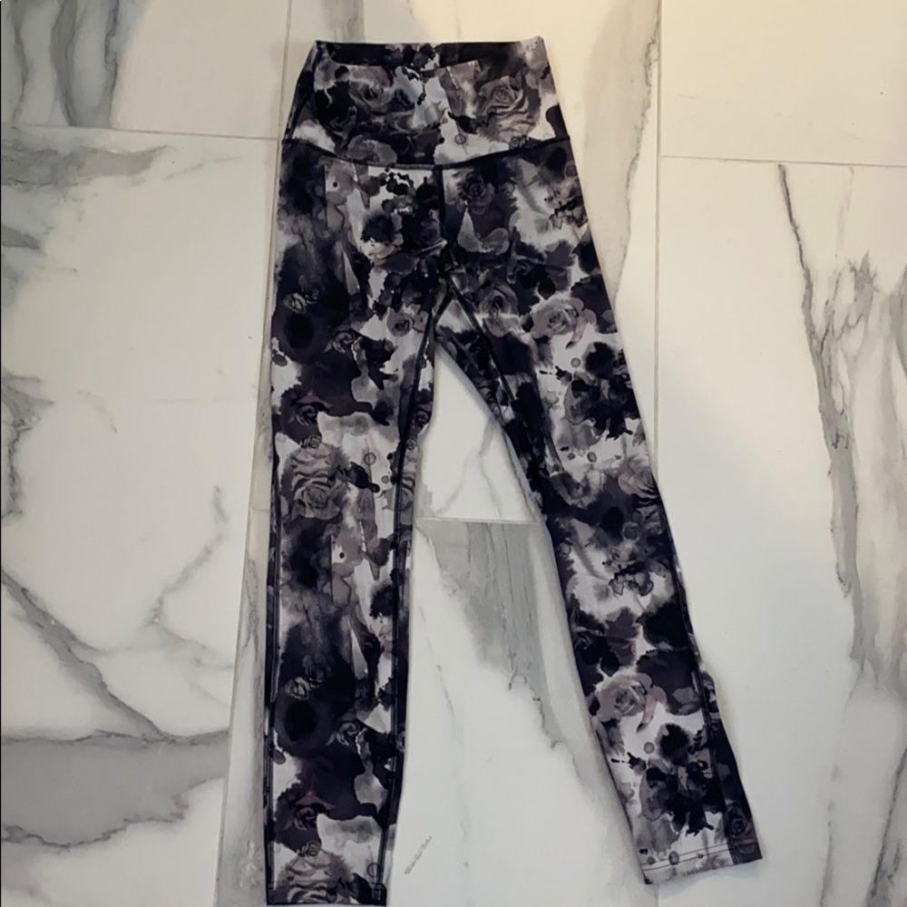 Very unique floral yoga pant